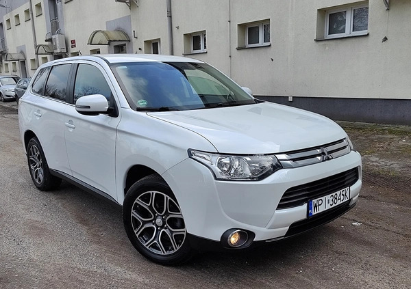 Mitsubishi Outlander cena 52900 przebieg: 141000, rok produkcji 2015 z Racibórz małe 254